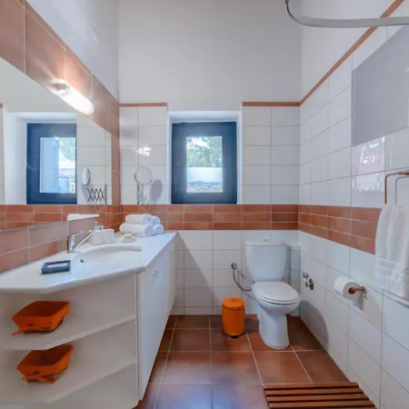 Peggy's Place, Traditional Cycladic House In Villa *