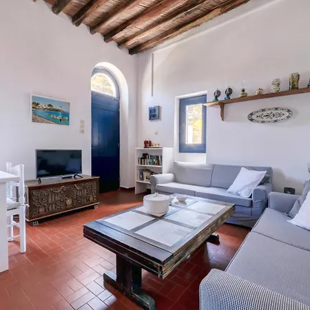 Peggy's Place, Traditional Cycladic House In *
