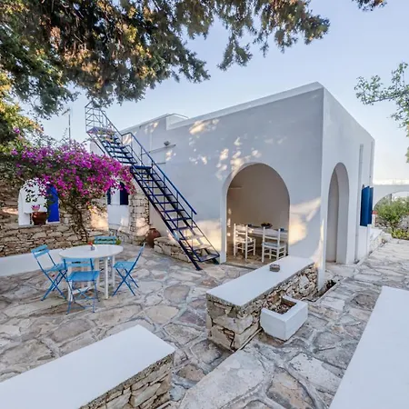 Villa Peggy's Place, Traditional Cycladic House In
