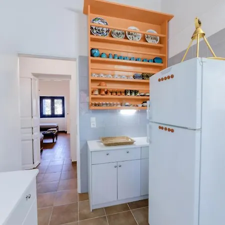 Peggy's Place, Traditional Cycladic House In